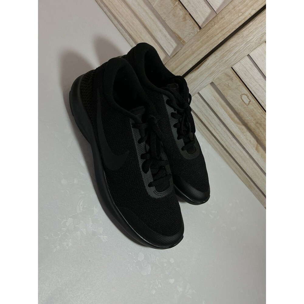 Nike Women's Shoes Size 10 - Picture 2 of 5